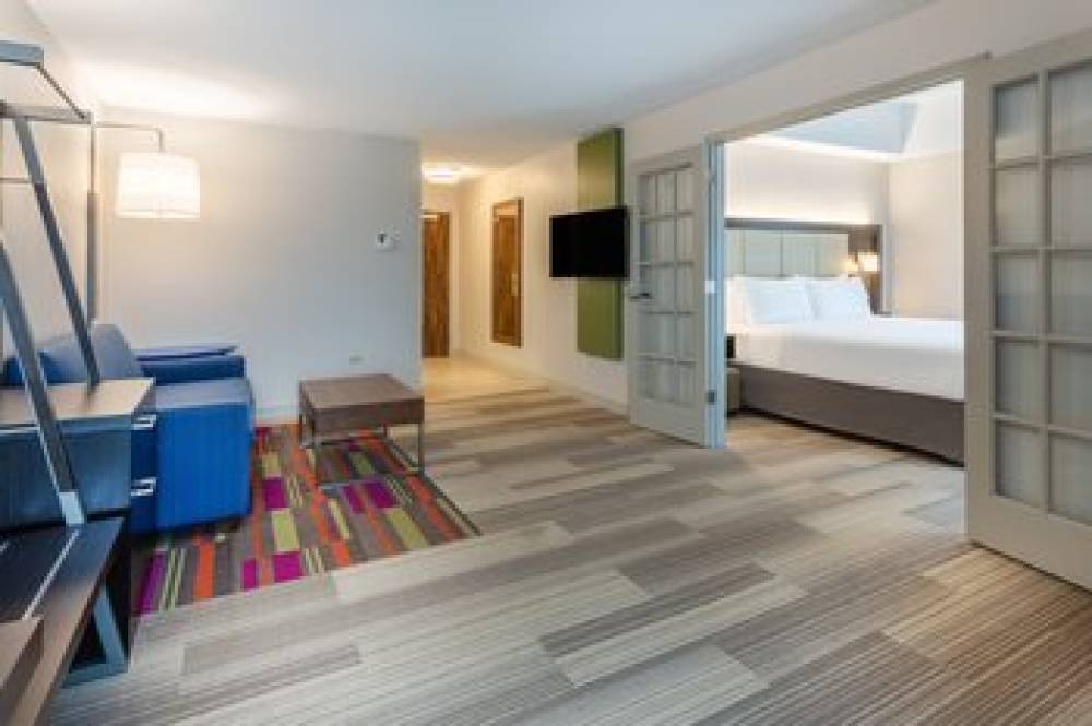 HOLIDAY INN EX STES MIDWAY APT 3