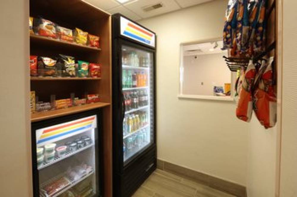 Holiday Inn Express & Suites CINCINNATI SE NEWPORT 2
