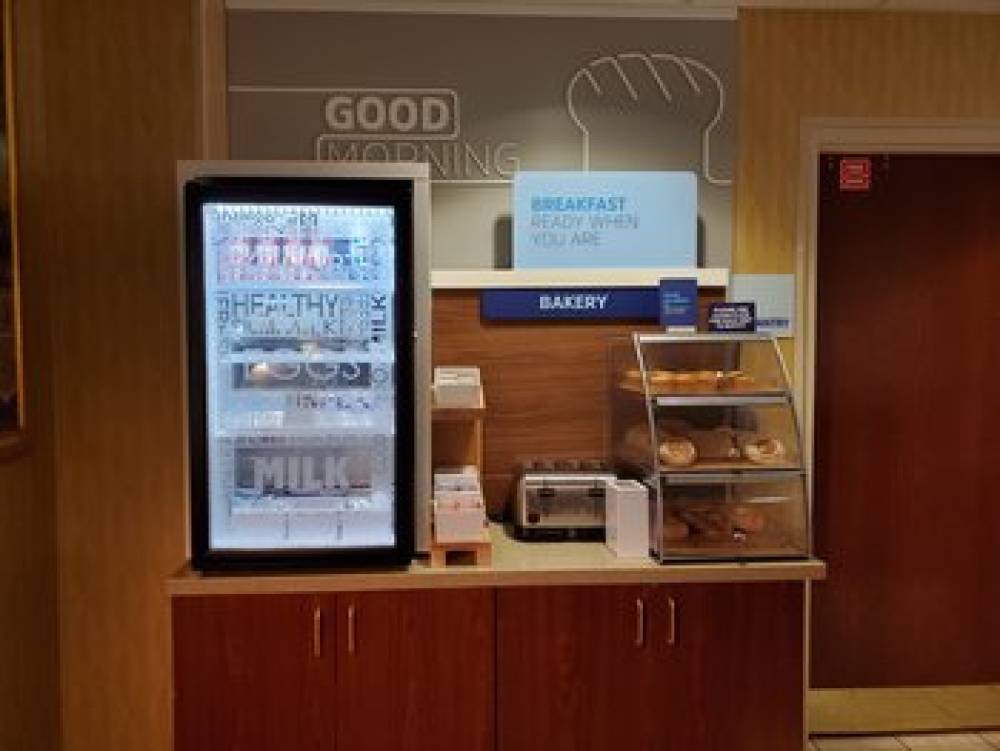 HOLIDAY INN EXP STES GAHANNA 4