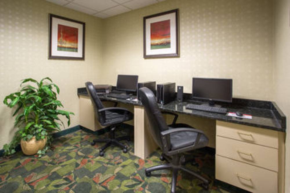 Holiday Inn Express & Suites COLUMBUS AIRPORT 7