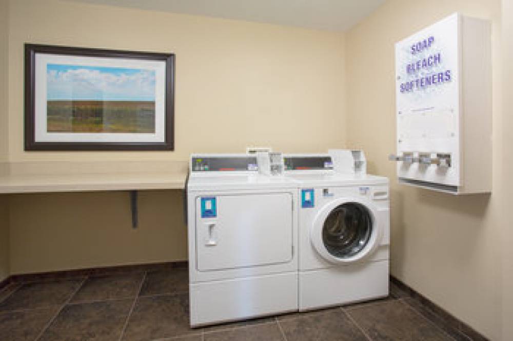 Holiday Inn Express & Suites CONCORDIA US81 2