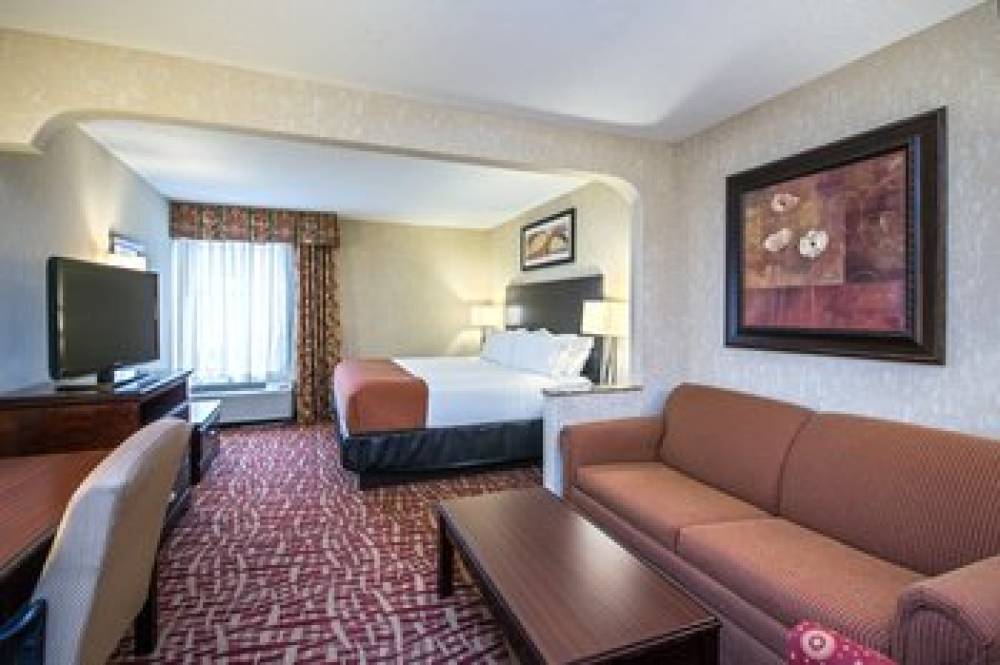 Holiday Inn Express & Suites CORINTH 4