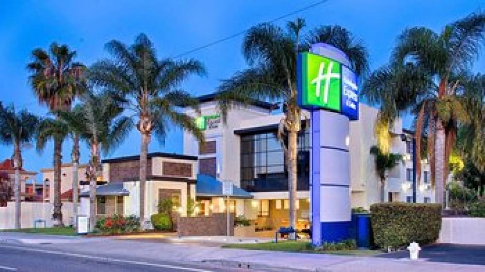 Holiday Inn Express & Suites COSTA MESA  1