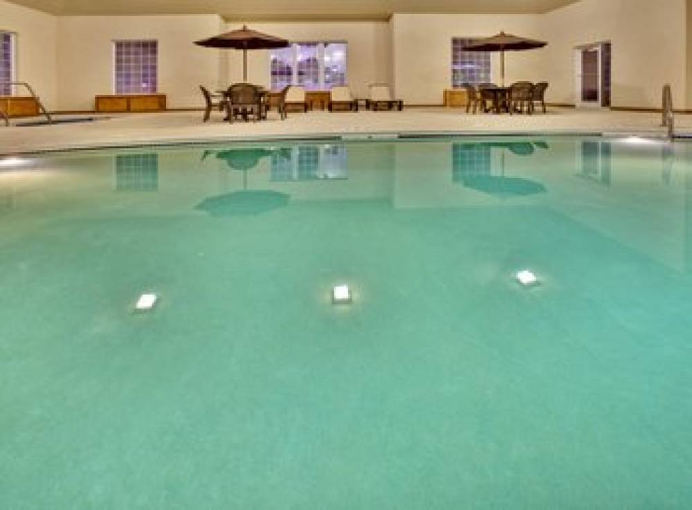 Holiday Inn Express & Suites COUNCIL BLUFFS - CONV CTR AREA 10
