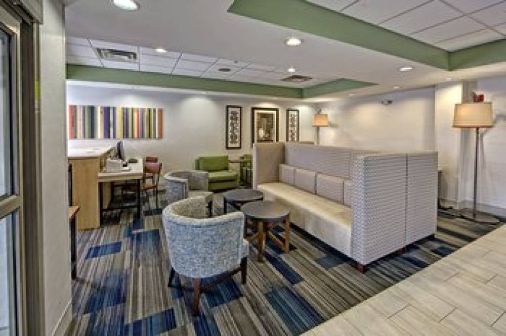 Holiday Inn Express & Suites Crossville