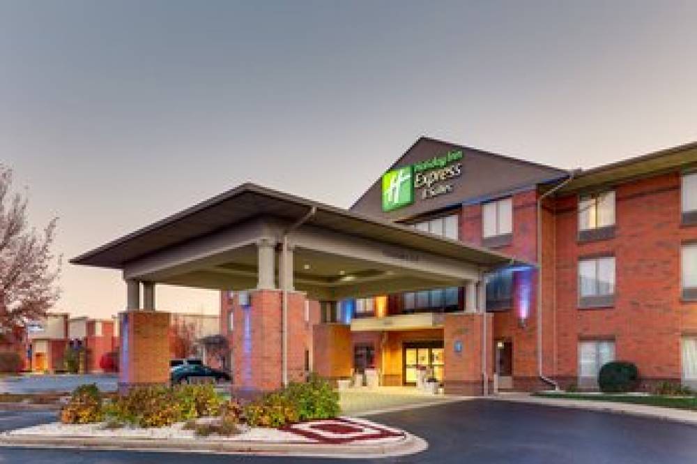 Holiday Inn Express & Suites Dayton Centerville
