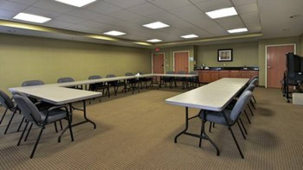 Holiday Inn Express & Suites DEFIANCE 5