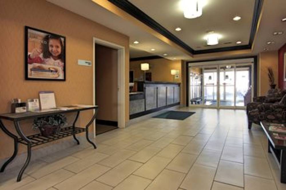 Holiday Inn Express & Suites DEFIANCE 2