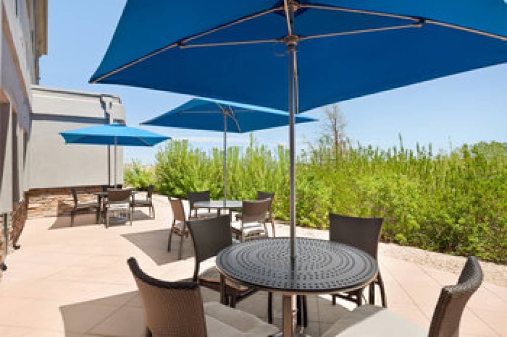 HOLIDAY INN EXP DENVER AIRPORT 9