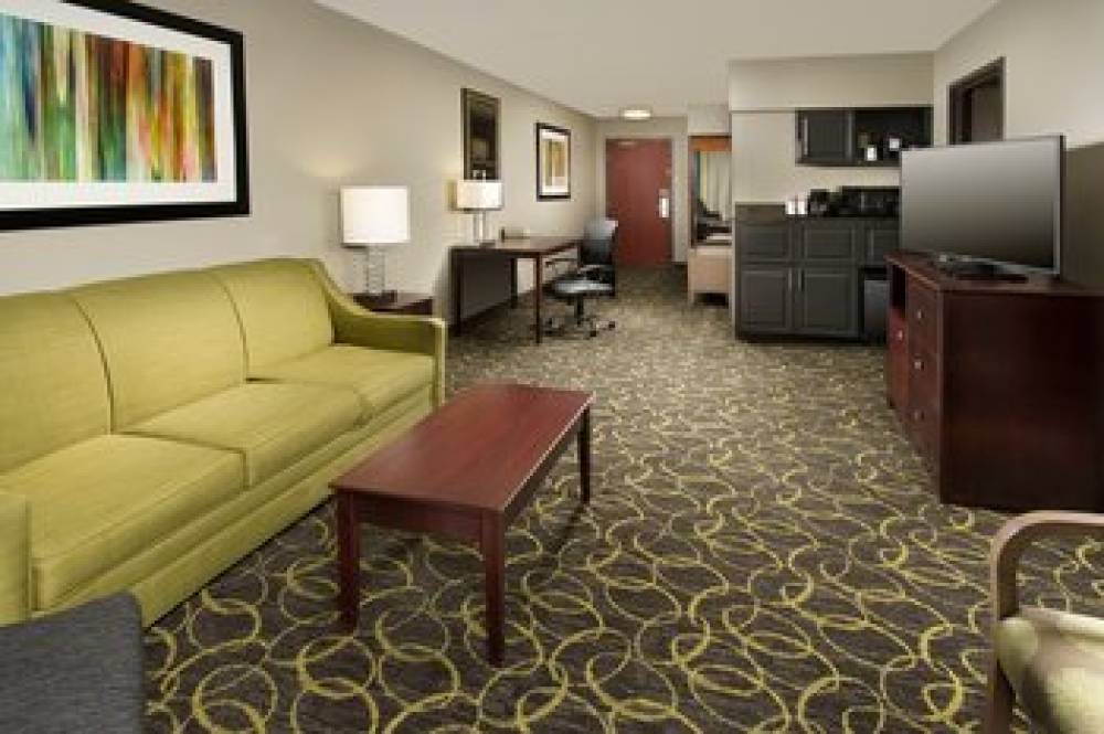 HOLIDAY INN EXP STES GRAPEVINE BY I 5