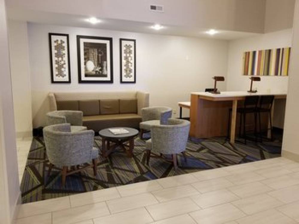 Holiday Inn Express & Suites DOUGLAS 2