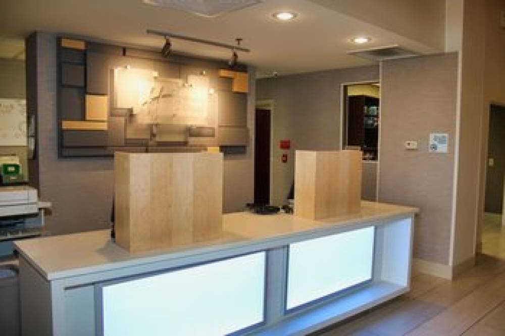 Holiday Inn Express & Suites DOUGLAS 8