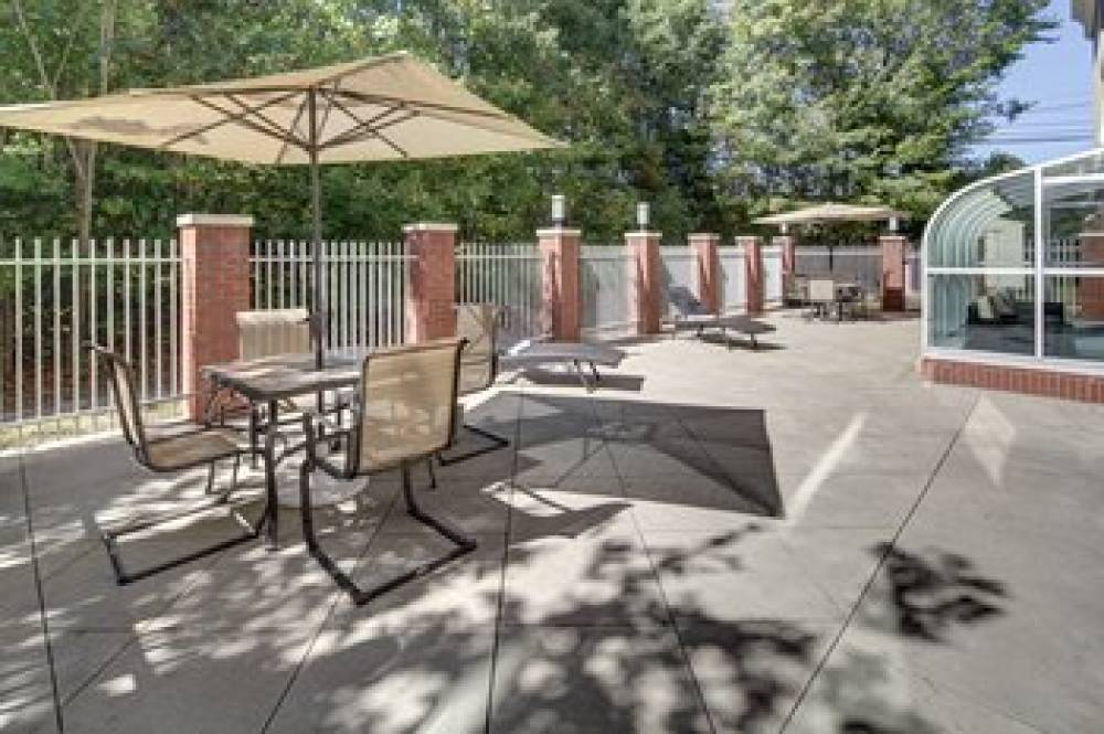 Holiday Inn Express & Suites EMPORIA 4