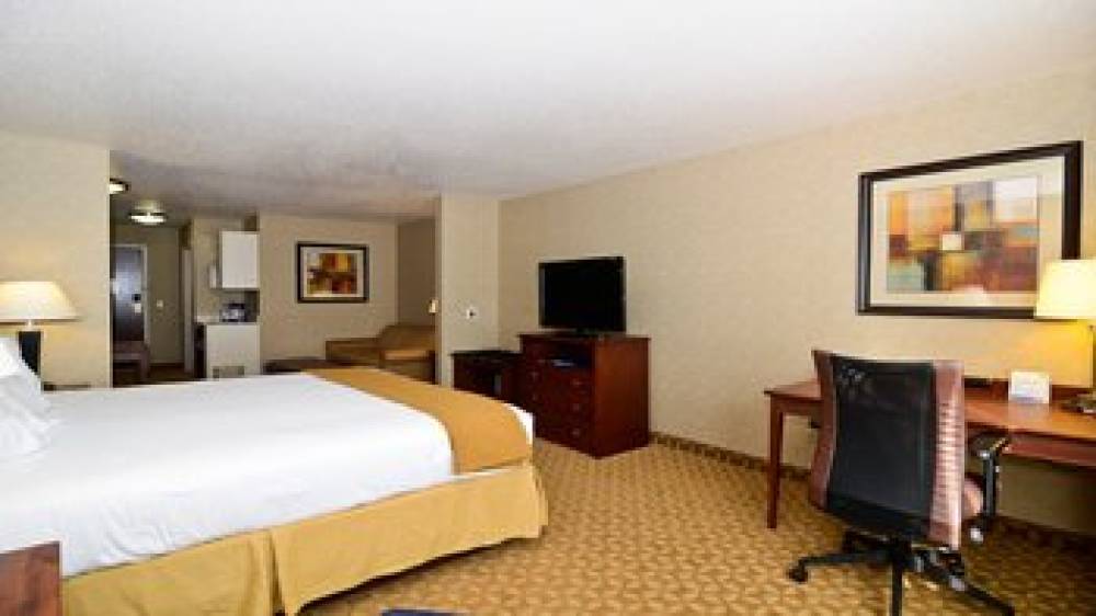 Holiday Inn Express & Suites FORT ATKINSON 6