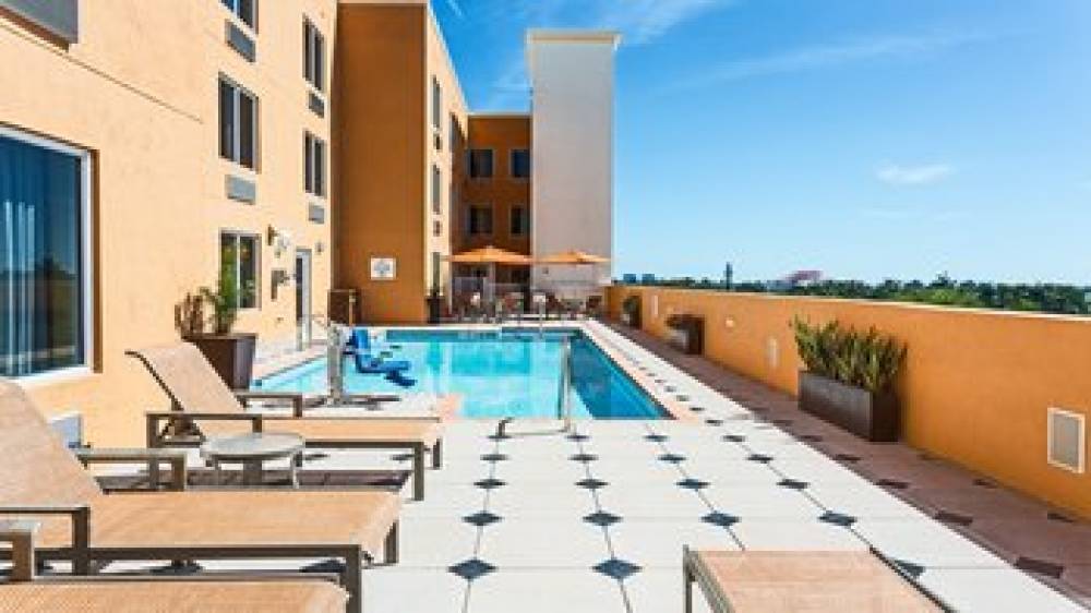Holiday Inn Express & Suites FORT LAUDERDALE AIRPORT SOUTH 7