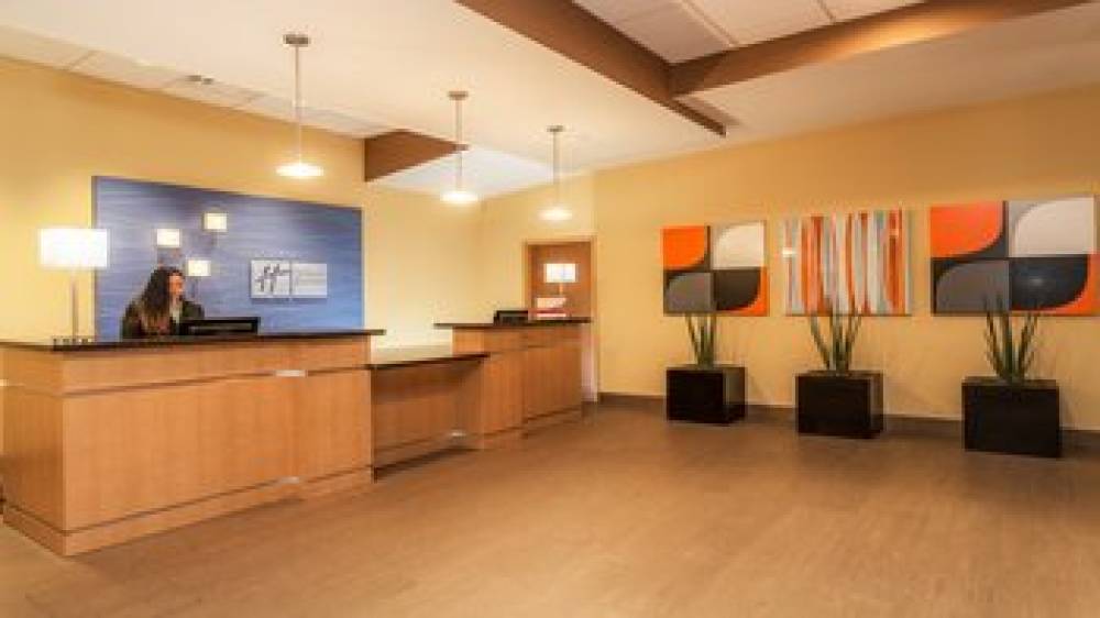 Holiday Inn Express & Suites FORT LAUDERDALE AIRPORT SOUTH 8