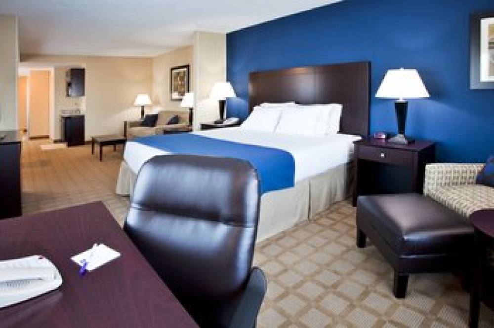 Holiday Inn Express & Suites FORT PIERCE WEST 4