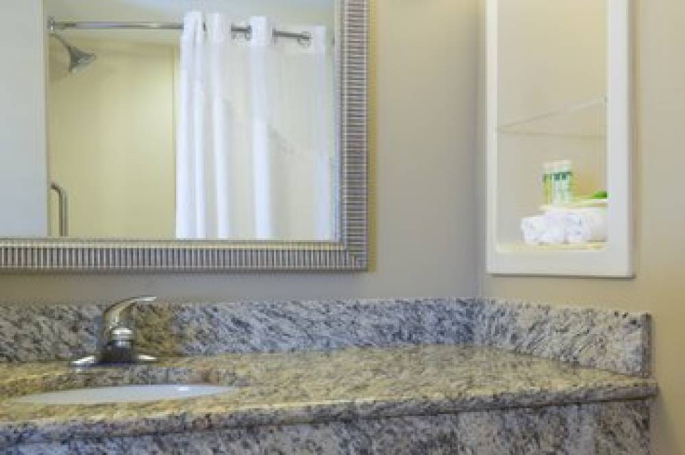 Holiday Inn Express & Suites FORT PIERCE WEST 5