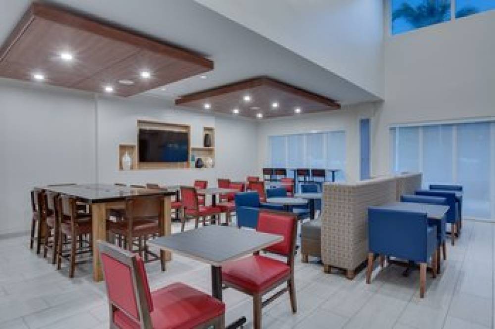 Holiday Inn Express & Suites FT. LAUDERDALE AIRPORT/CRUISE 6