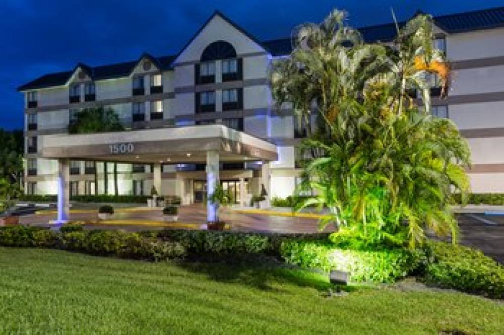 Holiday Inn Express & Suites FT LAUDERDALE N - EXEC AIRPORT 1