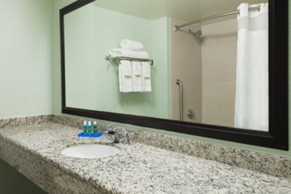Holiday Inn Express & Suites FT. LAUDERDALE-PLANTATION 6