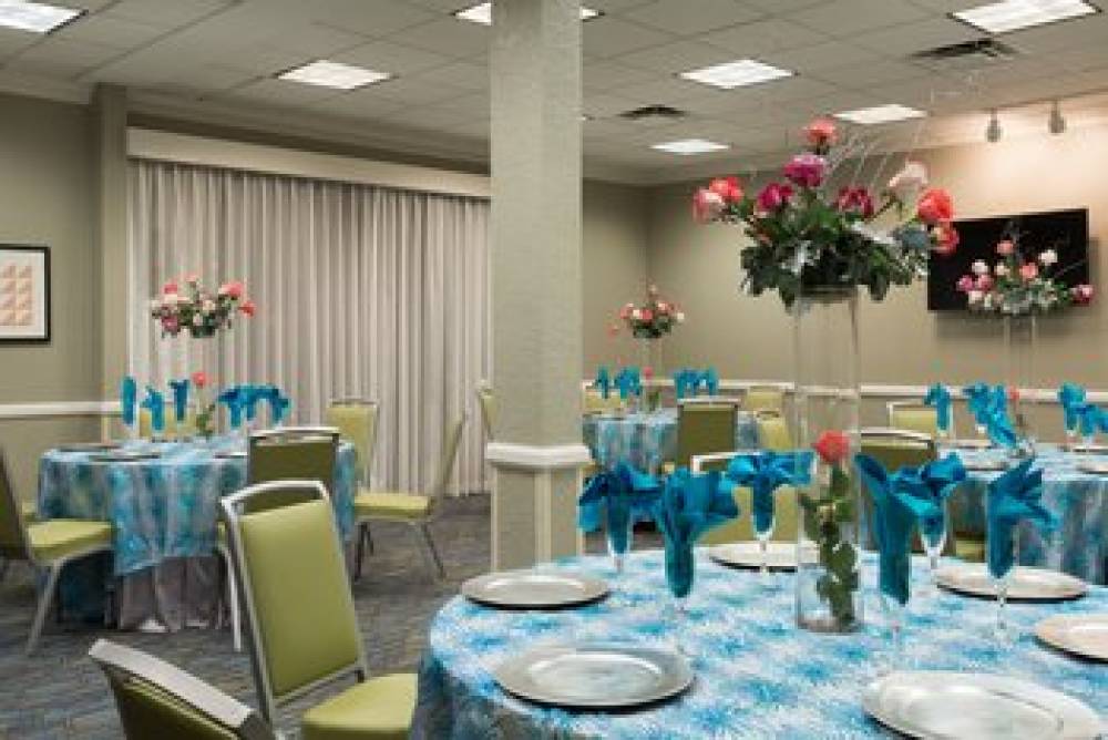 Holiday Inn Express & Suites FT. LAUDERDALE-PLANTATION 4