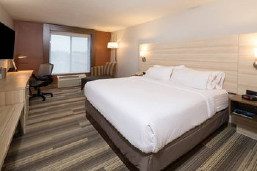 Holiday Inn Express & Suites GRAND BLANC 3