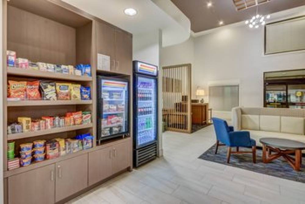 Holiday Inn Express & Suites GREENVILLE AIRPORT 2