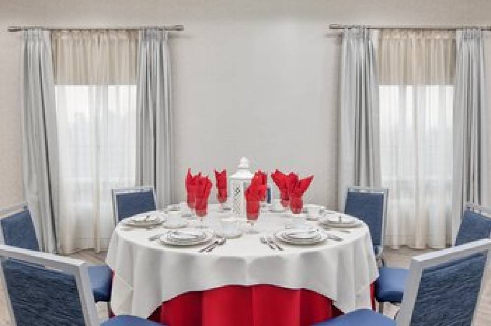 Holiday Inn Express & Suites GREENVILLE-I-85 & WOODRUFF RD 7