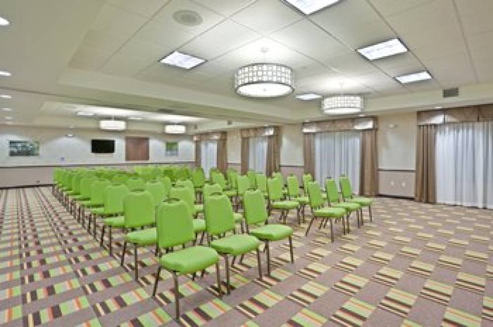 Holiday Inn Express & Suites HAYS 10