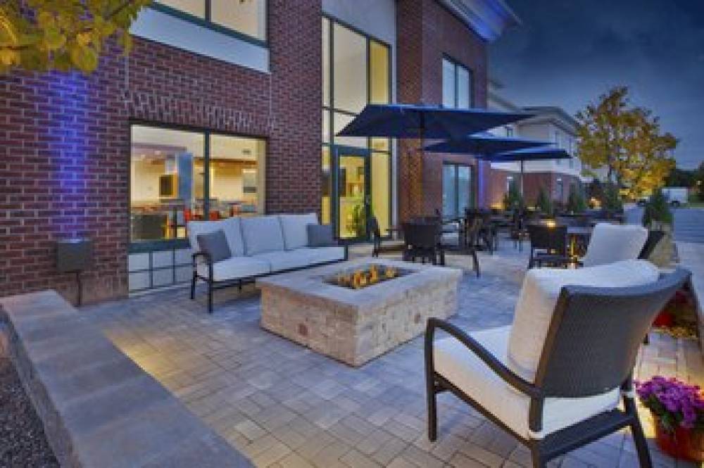 HOLIDAY INN EXPRESS SUITES 1