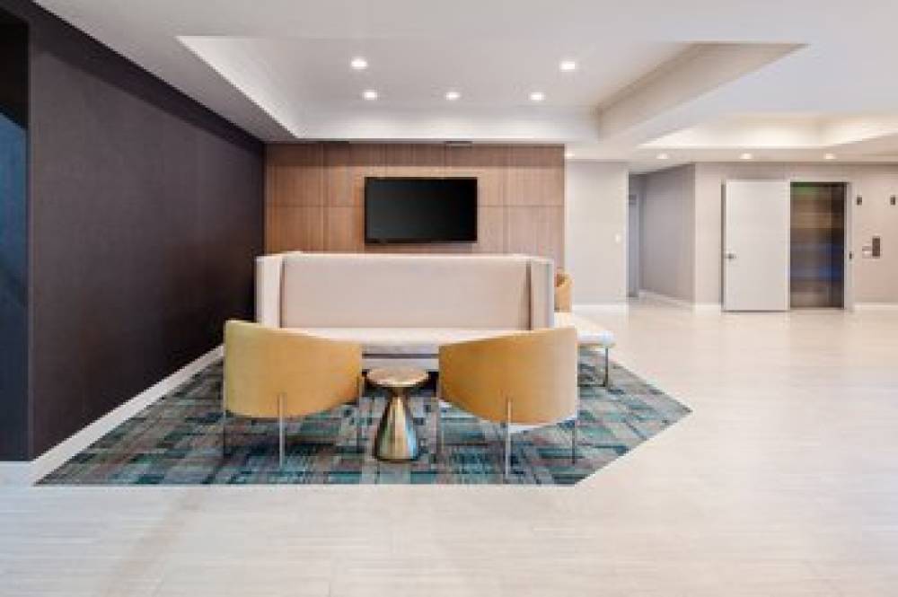 Holiday Inn Express & Suites HOLLYWOOD WALK OF FAME 6
