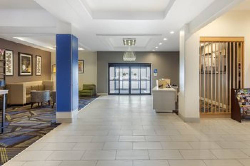 Holiday Inn Express & Suites Houston Alvin