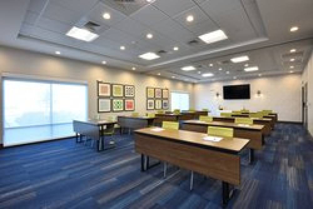 Holiday Inn Express & Suites HOUSTON NORTH - WOODLANDS AREA 1
