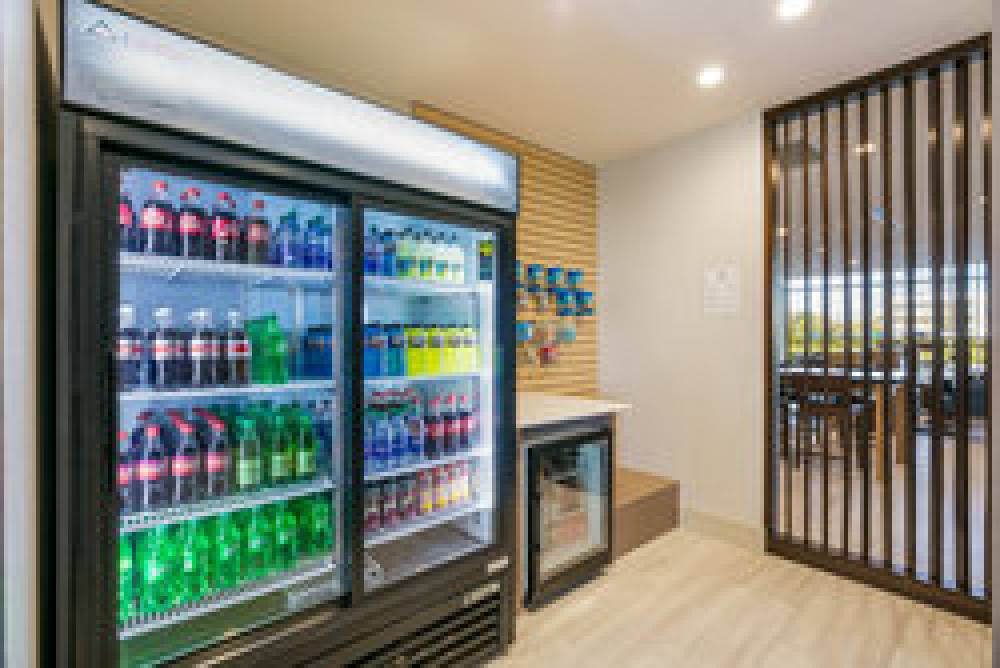 Holiday Inn Express & Suites JACKSONVILLE - TOWN CENTER 3