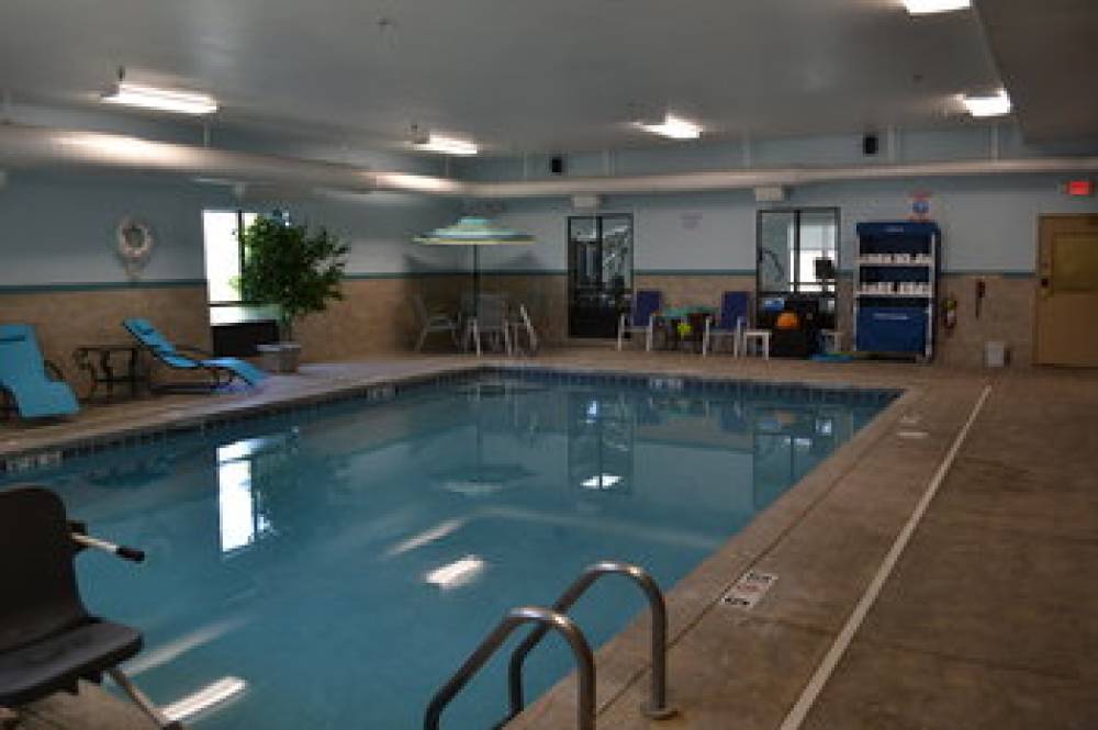 Holiday Inn Express & Suites KENT STATE UNIVERSITY 7