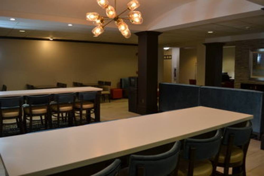 Holiday Inn Express & Suites KENT STATE UNIVERSITY 3