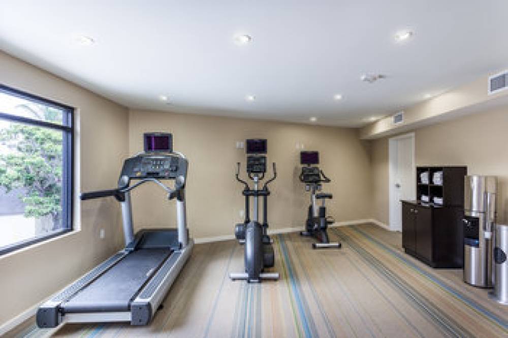 Holiday Inn Express & Suites LA JOLLA - BEACH AREA  2
