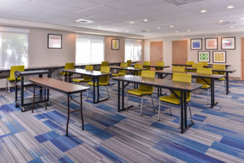 Holiday Inn Express & Suites LACEY - OLYMPIA 10