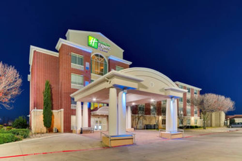 Holiday Inn Express & Suites LAKE WORTH NW LOOP 820 7