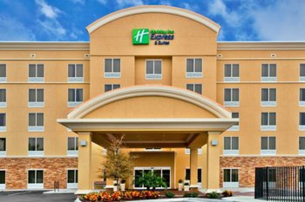 Holiday Inn Express & Suites LARGO-CLEARWATER 3
