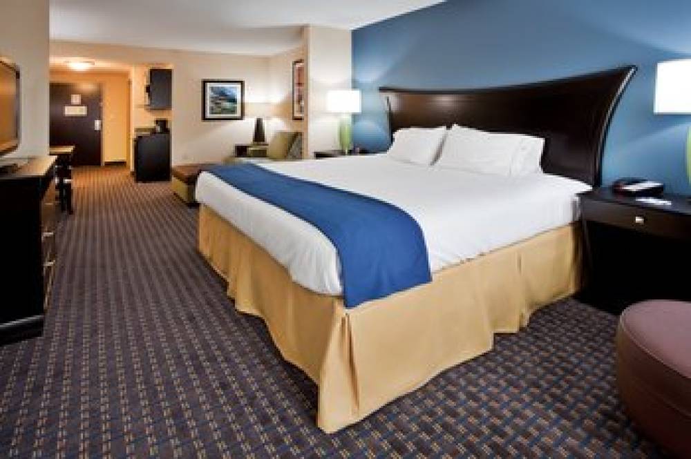 Holiday Inn Express & Suites LARGO-CLEARWATER 4
