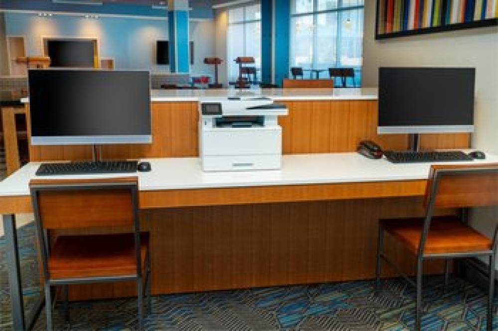 Holiday Inn Express & Suites LAS VEGAS - E TROPICANA 4