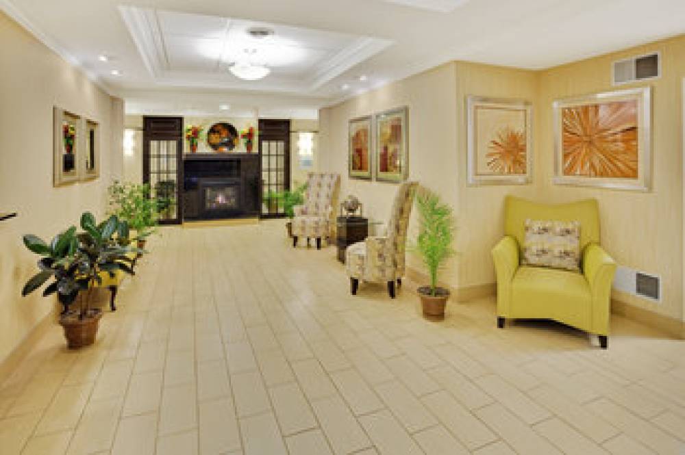 Holiday Inn Express & Suites LEBANON 2