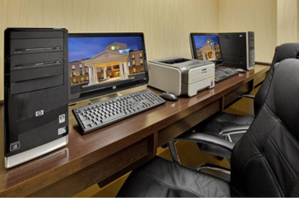 Holiday Inn Express & Suites LEBANON 10