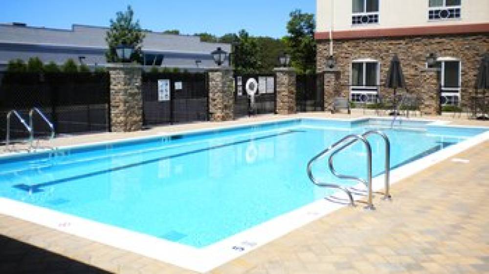 Holiday Inn Express & Suites LONG ISLAND-EAST END 4