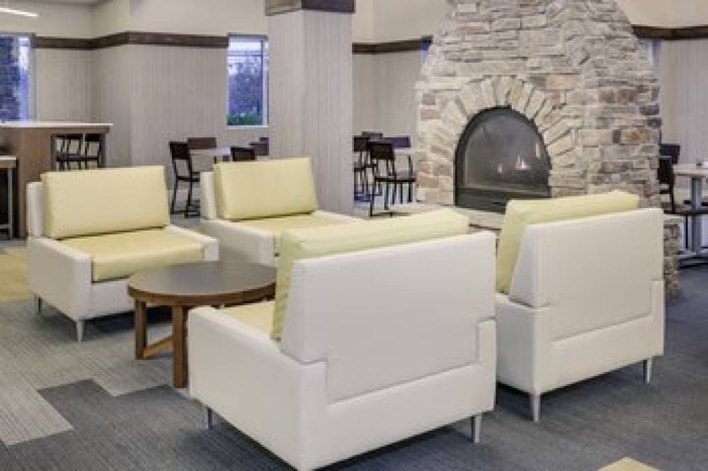 Holiday Inn Express & Suites LONG ISLAND-EAST END 7
