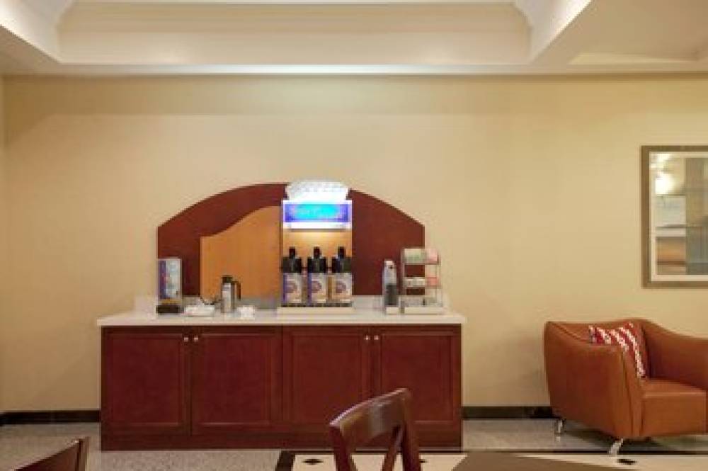 Holiday Inn Express & Suites LOS ANGELES AIRPORT HAWTHORNE 2