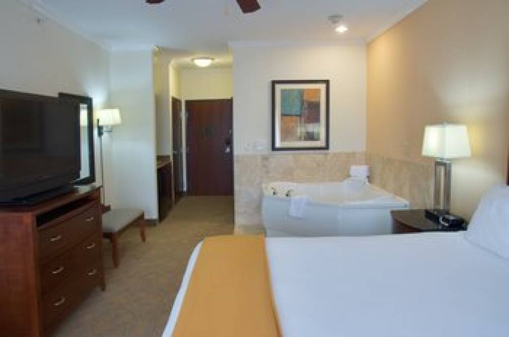 Holiday Inn Express & Suites LUFKIN SOUTH 4
