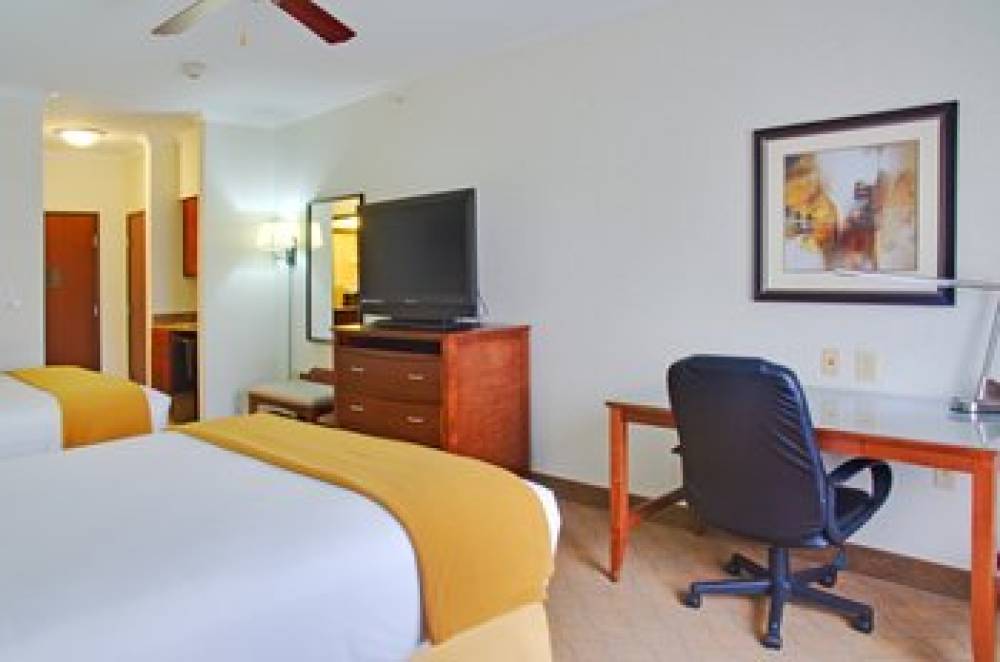 Holiday Inn Express & Suites LUFKIN SOUTH 5